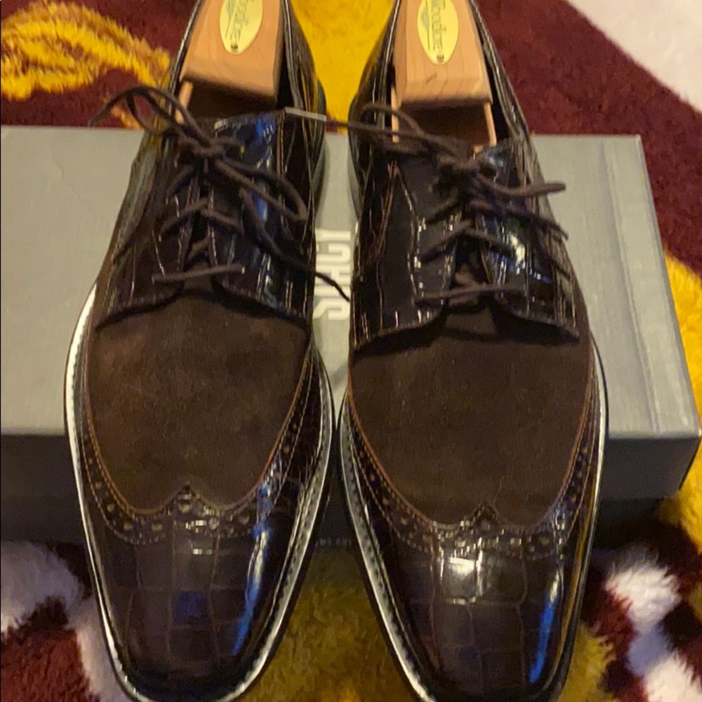Men's dress shoes
